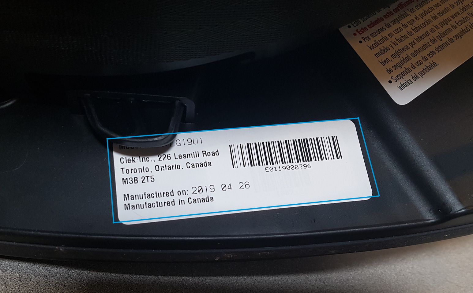 How do I release a Liing carrier stuck on the base? Clek Support